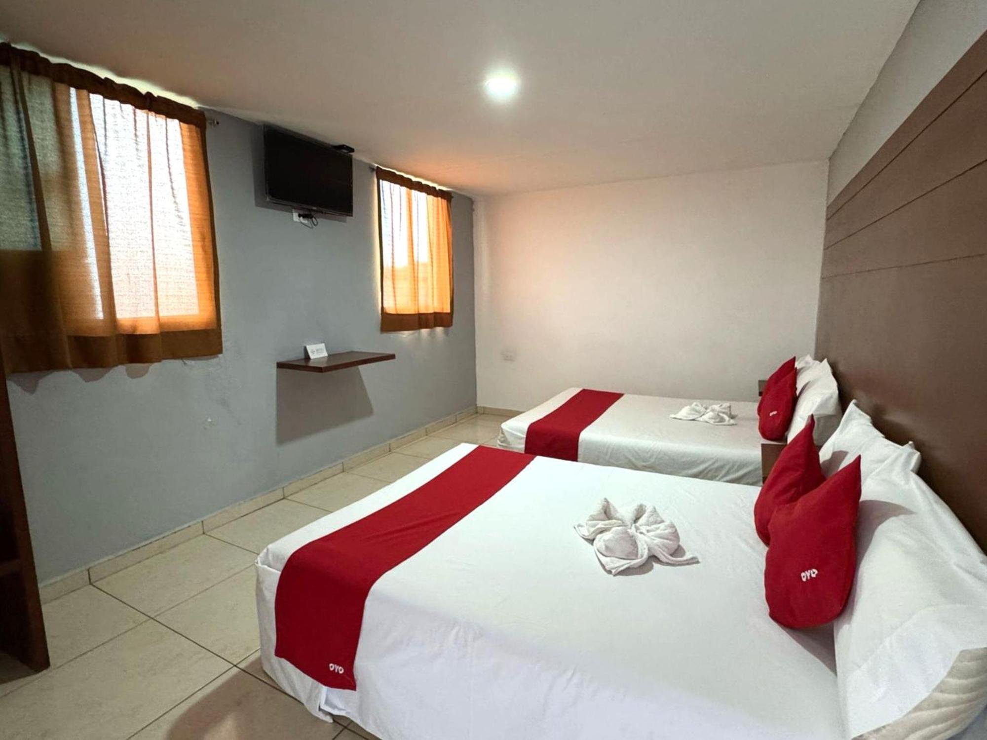 Oyo Hotel Familiar Tollan โชลูลา ภายนอก รูปภาพ