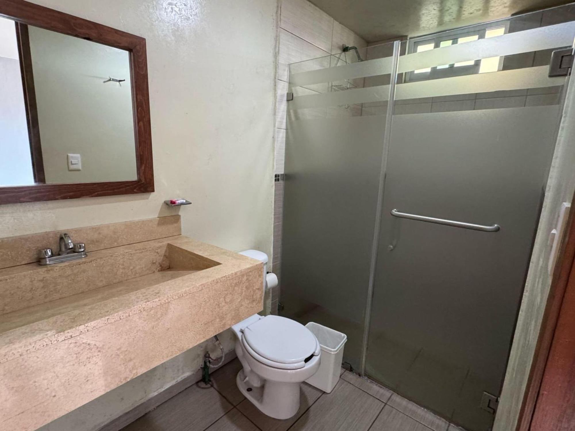 Oyo Hotel Familiar Tollan โชลูลา ภายนอก รูปภาพ