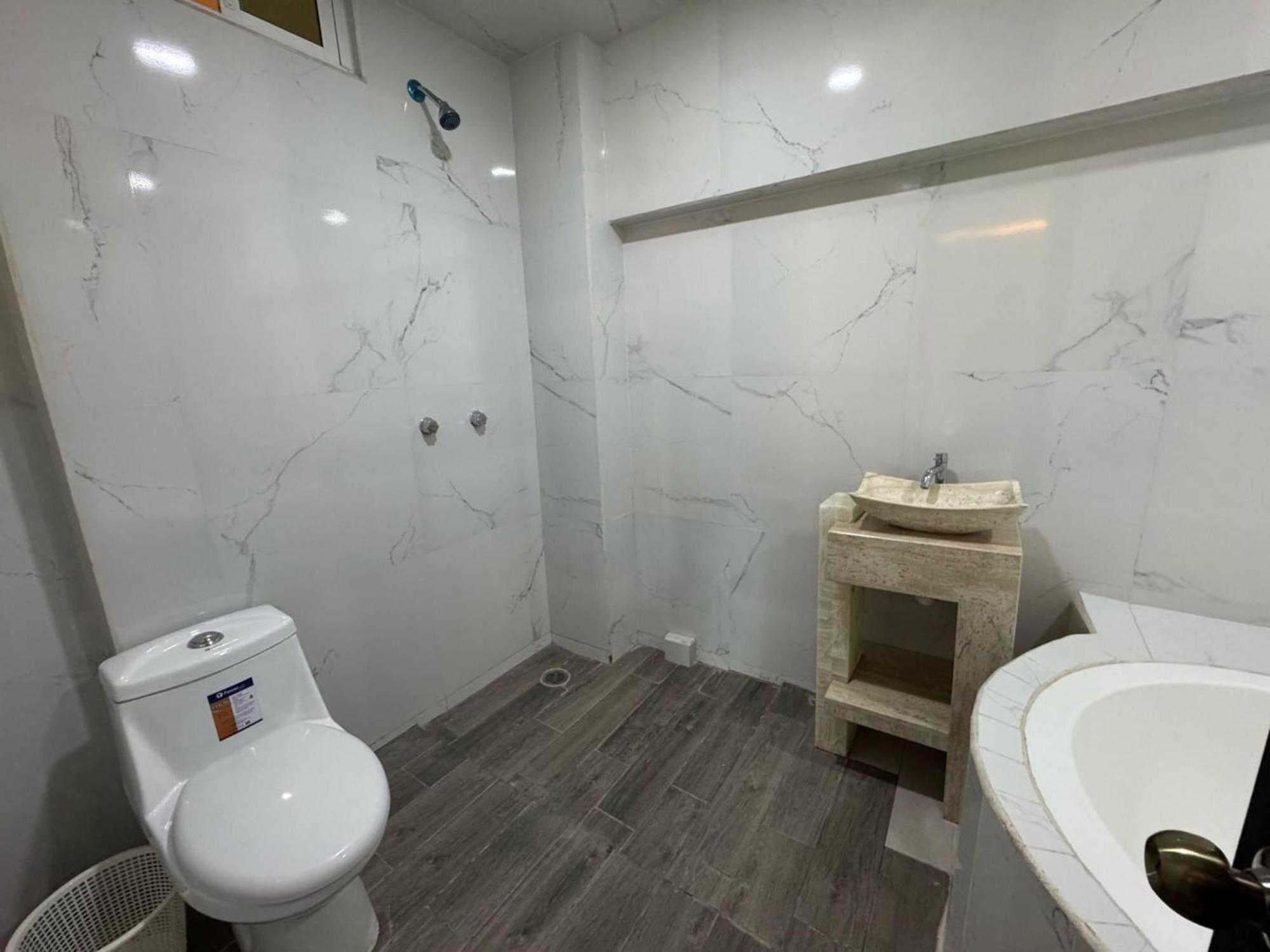 Oyo Hotel Familiar Tollan โชลูลา ภายนอก รูปภาพ