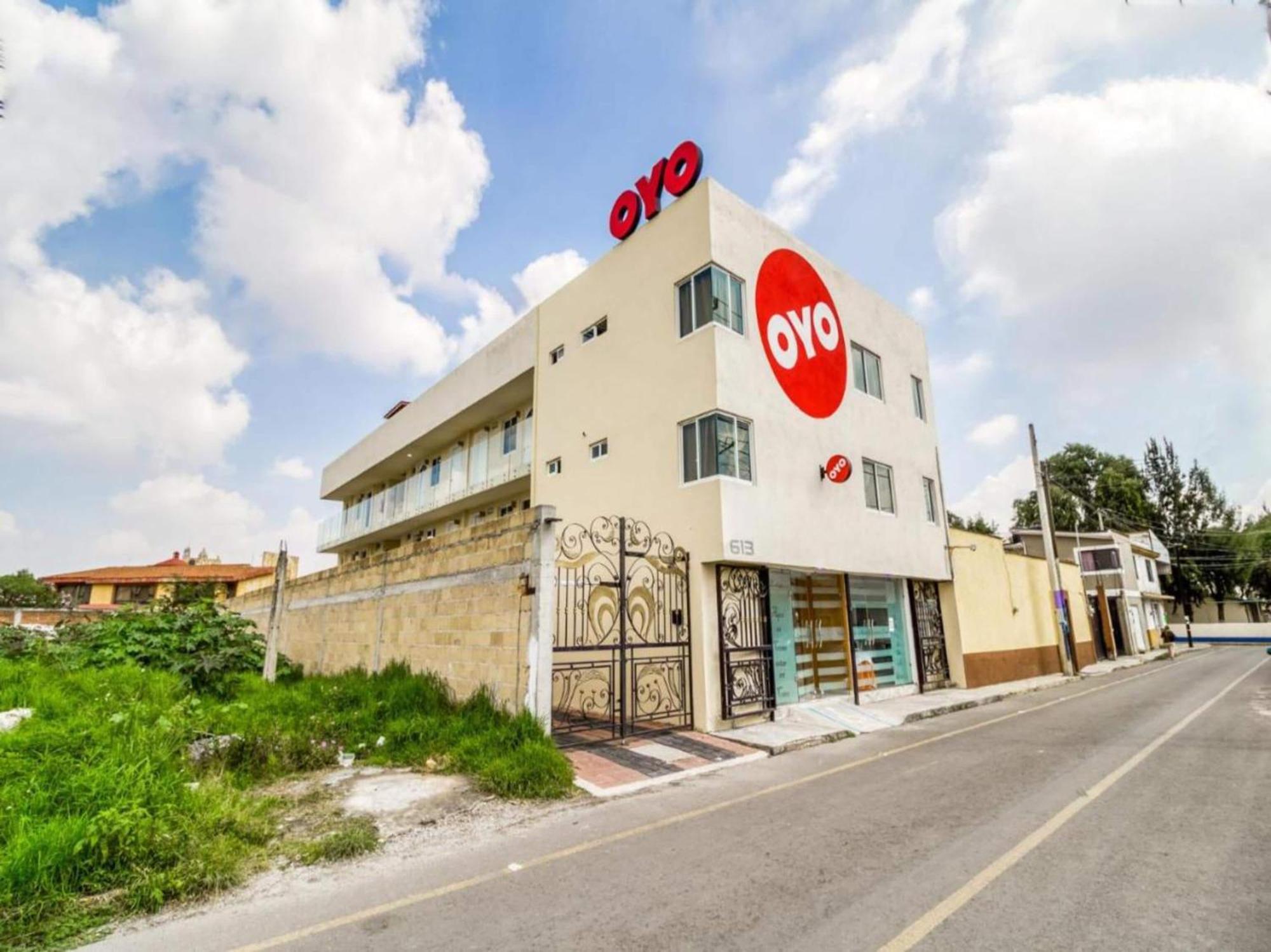 Oyo Hotel Familiar Tollan โชลูลา ภายนอก รูปภาพ