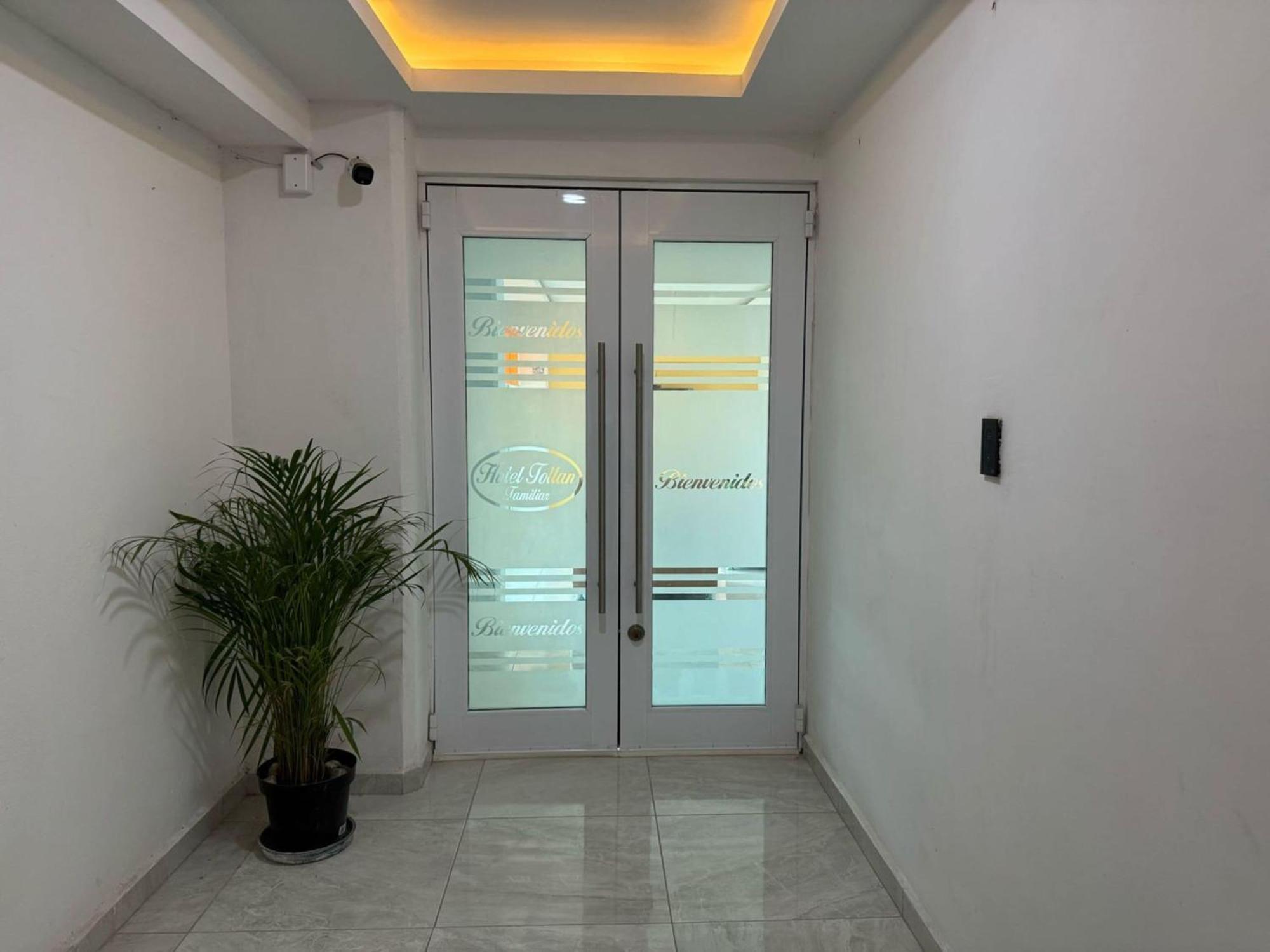 Oyo Hotel Familiar Tollan โชลูลา ภายนอก รูปภาพ