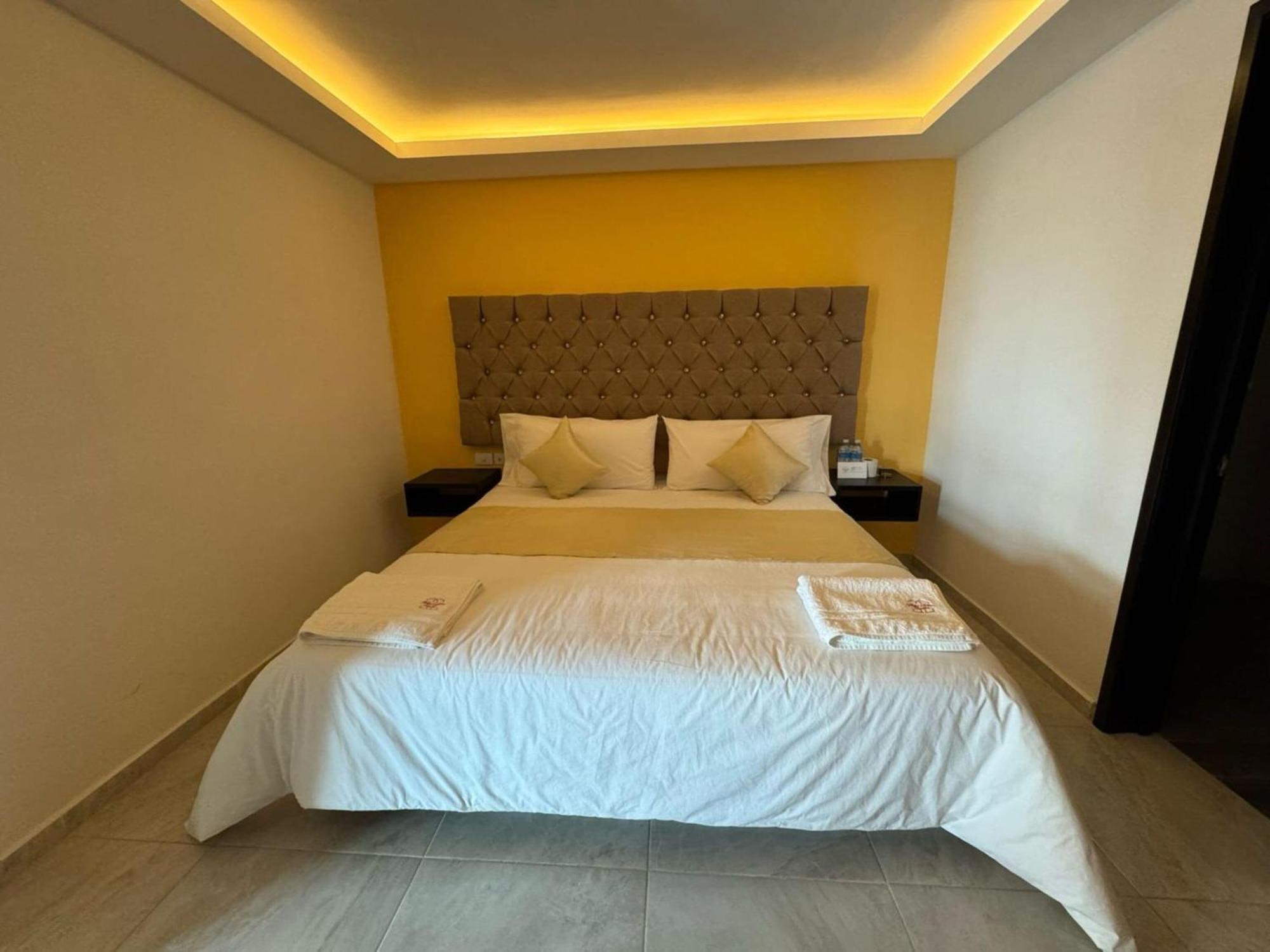 Oyo Hotel Familiar Tollan โชลูลา ภายนอก รูปภาพ