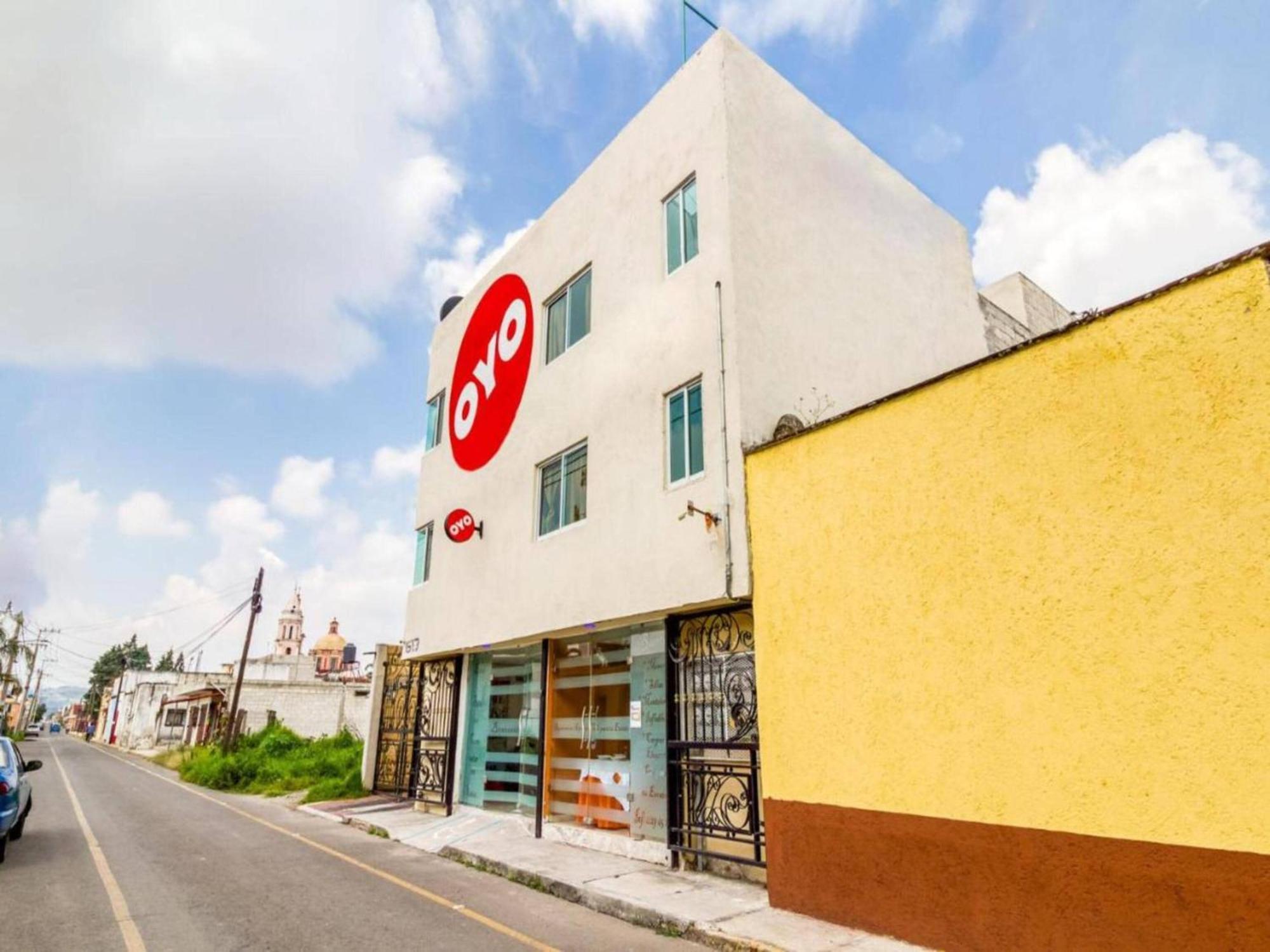 Oyo Hotel Familiar Tollan โชลูลา ภายนอก รูปภาพ